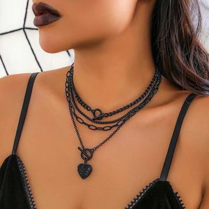 Strands IngeSight. Z Gothic Multi layered Black OT Buckle Peach Heart Pendant Necklace Set Womens Punk Cuban Chain Necklace 240424