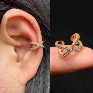 Charm 1PC Fashion Crystal Flower Butterfly Leaf Ear Clip Earring Women Ear Cuffs Without Piercing Fake Cartilage Earring Party Jewelry