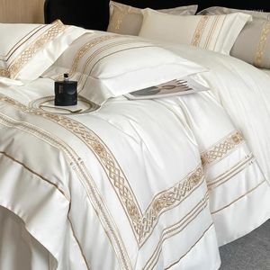 Set di biancheria da letto in cotone egiziano ricamo oro di lusso in oro el stile piumino grigio bianco set di cuscino con lettino aderente