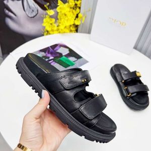 Thick Soled Slippers for Women Wearing Summer 24 New Soft Sponge Cake, Sports and Leisure Beach, Velcro Sandals, Flat Bottomed