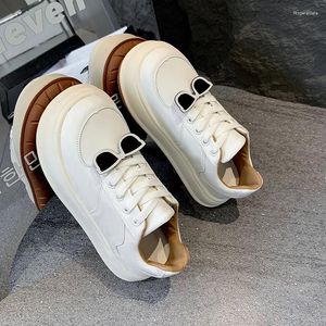 Lässige Schuhe Frauen Modetrendy Dicke Bottom Skate Vielseitige atmungsaktive Schnürsport Sport