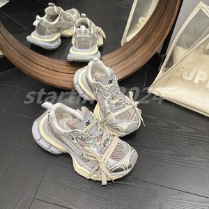 Designer Womens Mens Casual Shoe Track 3 3.0 LED Sneaker Lighted Gomma leather Trainer Nylon Printed Platform Sneakers Men Light Shoes T26