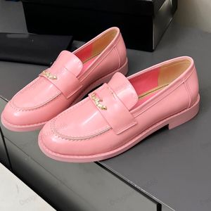 Lambskin Loafers 여성용 드레스 신발 디자이너 플랫 힐 둥지 둥근 발가락 발끝에 발레 아파트 라인 스톤 하드웨어 C 빈티지 샌들 모카신 플랫폼 레저 신발