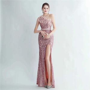 Runway Dresses YIDINGZS Elegant Slash Neck Feather Sequin Evening Dress Women Beading Long Party Maxi Dress Y240426