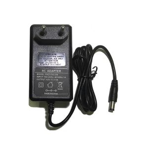 EU AU UK US PLUCT TYPE 12V2.5A 2A 1A 5.5mmx2.1mm 5V2A 3.5mmx1.35mm Strömförsörjning AC 100-240V till DC Adapter Plug för CCTV IP-kamera