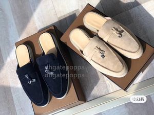 Loro Pian Terlik Lp Takılar Sandal Sıradan Ayakkabı Erkekler Kadın Yuvarlak Toe Loafers Zihinsel Dekor Şık Tasarımcı Lüks Piyanas Toka Düz Topuk Konforu 35-42