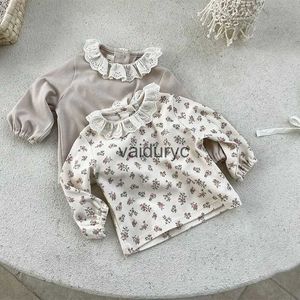 Barnskjorta Spring New Baby Blus Ruffle Collar Girls Base kläder Floral Spädbarnskjortor H240426