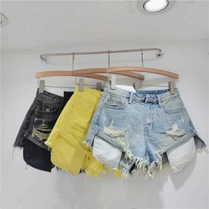 Frauenshorts 2024 Sommer Neues Licht Farb perforiertes Design Denim Shorts Damen Wide Legs Slim Mode Rollged Edge A-Line Ropa Mujer Y240425