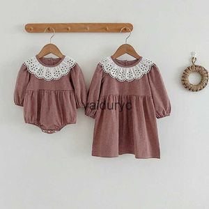 Romances Novo Autumn Baby Bodysuit infantil Lace Cute Lattice One Piece Garotas Vestido H240429