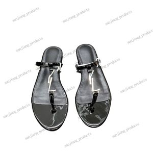 2024 Marcas de designers sandálias planas chinelas gladiador Black Patente Couro Mulheres Vestido Sapatos de Letas de Goldes Metal Fuckle Mulheres Partem de Casamento Sandale Sandles