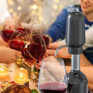 J212 Bar Tools Weinpumpe Set mit USB -Lade -Enthusiast Electric Analyzer Automatic Wine Air Spenser Ausgießdüsen intelligent 240426