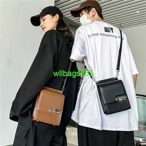 Verrou Handtasche Luxus Leder -Umhängetaschen große Kapazität modische und vielseitige Nischen -Design -Zigarettenbox Crossbody Tasche Hochqualität haben Logo Hbw11p