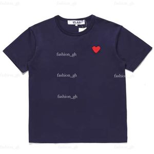 プレイファッションcdgsメンズTシャツデザイナーレッドハートシャツcommes des garconカジュアルTシャツコットン刺繍夏夏のtシャツ特大サイズ827