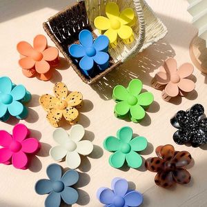 Hårklämmor Barrettes 2023 Korean Flower Shaped Hair Clip Womens Bucket Crab Ponytail Braid Badrumstillbehör