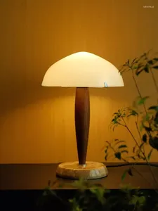 Lampy stołowe francuskie retro brzoskwiniowe drewno marmurowa sypialnia lampa nocna nordycka design salon biurko minimalistyczna ochrona oka