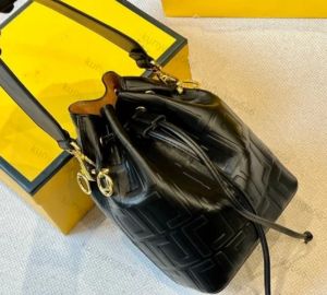 Hochwertiger Mini -Eimer -Tasche Top Luxus Designer Crossbody -Umhängetaschen Handtasche Damen Mode Lederhandtaschen Großhandel abnehmbare Schultern Gurt