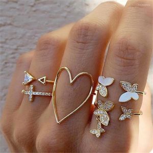 Pierścienie klastra 2024 Krzyż Love Crystal Butterfly Pierścień 5 szt. Kreatywna biżuteria z stawu retro kobiet