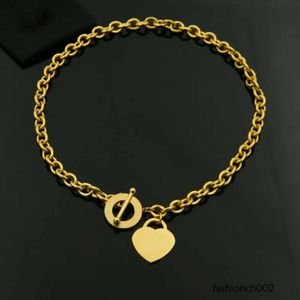 Gold Heart Necklace Designer Märke smycken Kvinnor Pendant Nencklacaces Sier Chain Japan och koreansk stil rostfritt stål halsband Älskar älskar hänge