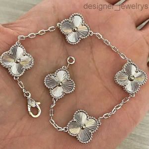 Designer Van Four Leaf Clover Bracelet 2024 Luxury Pearl 4 Pieces 18k Gold Necklace Earrings Wedding Laser Brand Charm 1992ctvcw