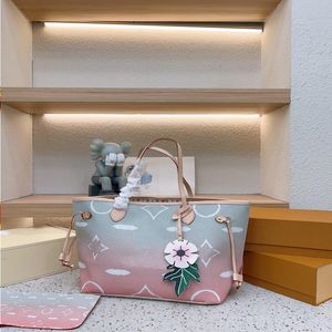 24SS Women's Luxury Handbag Designer's New Gradient Shopping Bag Can Be Shoulder Or Elbow With Storage Bag Removable Simple A Mqfx