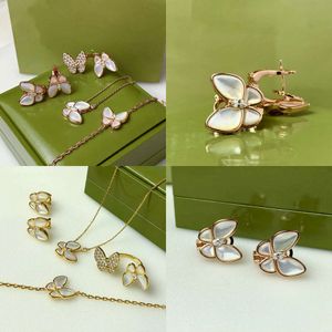 Smyckesdesigner Van Necklace Earring Rings Armband Set Rose Gold Butterfly Pendant Diamond Brand Classic for Womens med Box Original Quality