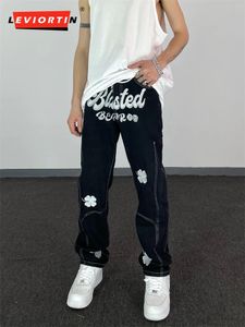 High street brev broderade stekt gata byxor hip hop retro löst män denim byxor raka gatakläder casual jeans byxor 240425