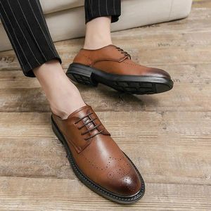 ارتداء الأحذية الرجعية الإيطالية الجلدية الأصلية للرجال Oxford Classic Classic Gentlemen لأول مرة في طبقة البقر في الطبقة البقر
