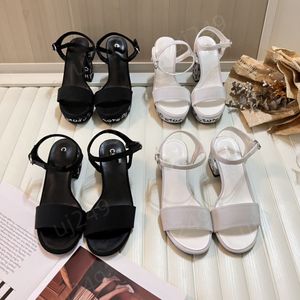 Berühmte Designerinnen Frauen Sandalen stilvoller Brief sexy Sommer 5 cm 9 cm High Heels Luxus Rückengurt Offener Knöchelschnalle Chunky Heel Sandale 35-41