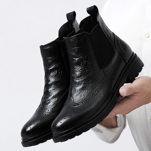 Scarpe stivali a punta uomo design classico intagliato intagliato Chelsea genuina in pelle in pelle tendenza della caviglia di lusso 47 240419