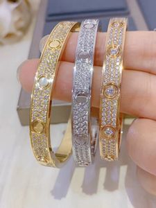 Pulseira prateada grossa 3 fileiras de diamantes de alta qualidade dourada full Sky Star Designer Bracelet com diamantes para mulheres Top-Gold 18k com jóias de casamento de estilo aberto de caixa