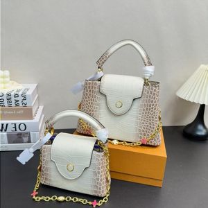 24sss feminino feminino designer de luxo bolsa saco de ombro feminino bolsa de jantar bola de maquiagem bolsa de maquiagem de bolsa de maquiagem de maquiagem