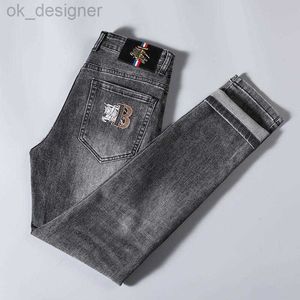 Mäns jeansdesigner Live Broadcast Fashion Spring and Summer New Embroidered Slim Fit Little Ben Jeans Men's High-End Elastic Grey Youth Style
