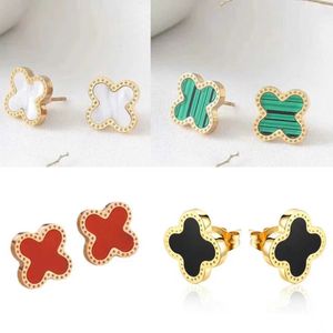 Four Leaf Clover Earrings Fendio Koreanバージョン18Kゴールデンチタンスチールピアス