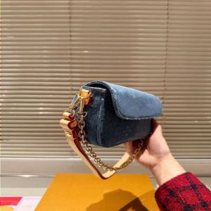Kvinnors lyxdesigner New Cowhide Leather Wallet denim underarm Bag kvinnors handväska axelväska kedja