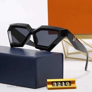 نظارة شمسية مصممة للنساء رسائل شاطئ رجعية مربعة الشمس زجاجية غير رسمية جيدة جدا جودة عالية جدا