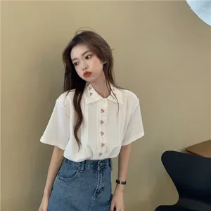 Kvinnors blusar 2024 Summer Korean Flower Embroidery White Women Shirt Vintage Cute All Match Short Sleeved Y2K Top Camisas de Mujer
