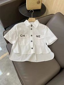 Designer Fashion Letter Shirt Design da donna Sentenza piccola e familiare estate Nuovo top bianco semplice e versatile