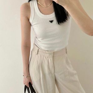 Luxury Designer Women's Summer Women's Top Fashion T-shirt Crop top Embroidery sexy shoulder drop heart Casual sleeveless shirtless shirt Solid color vest