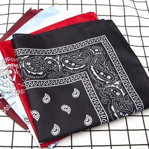 Bandanas Durag fashionabla hip-hop bandana kerchief unisex svart hårband halsband halsduk pannband handled rem förpackning huvud fyrkantig halsduk tryckhandtag 240426