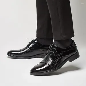 Sıradan Ayakkabı Erkek Deri 2024 Dantel Yukarı Resmi Kıyafetler İş Düz Dipli Moda Kalın Sole Anti Slip Rahat