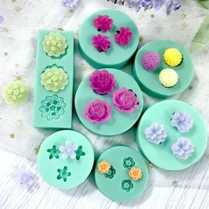 Stampi mini fiori di fiori in silicone stampo fai -da -te torta fondente fatta a mano che cuocerebbe lo strumento di torta di zucchero cioccolato in resina argilla che produce muffa