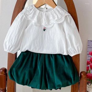 Roupas conjuntos crianças meninas meninas estilos coreanos de primavera definida para criança grande colarinho de colarinho branco Blusa branca Crianças de algodão sólido shorts shorts