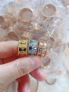 Original Hot Selling Kaleidoscope Ring Armband för kvinnor 925 Silvertjock pläterad 18K Rose Gold Mosang Diamond Light Luxury Nisch Halsband med logotyp