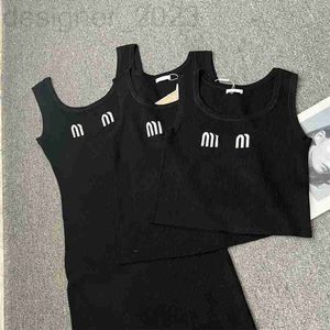 Camisoles Tanks Designer Frühling schwarzer Buchstaben Schlankes Strick -Tanktop mit hohem Taillenkleid und langes Kleid Sommer 9104 95c9