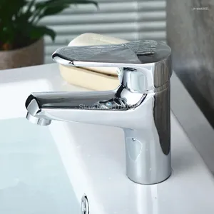 Banyo Lavabo muslukları Tek kollu delik musluk güverte monte cilalı pirinç havza ve soğuk mikser musluk j16999