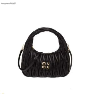 Miumiubag Luxury Cross Cross Tote Tote Sumbag Fashion Miui Lolita Bag Bag Cowhide Кожаные женщины Мужские портфели сцепление Arcadie Designer Back Bow 2161