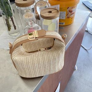 Halm crossbody väska för kvinnor bohemisk liten stickning sommarväska och handväska vacationella hink strandpåsar 240419