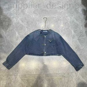 Frauenjacken Designerin Nanyou 2023 Herbst Neues Wear Dreieck Iron Label Flip Kragen Denim Jacke Mode vielseitiges Hemd Halbrock Qi4o