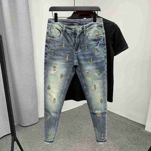 Designerjeans für Herren Modemarke Yellow Ente gestickt Slim Fit Jeans Herumn Neue Boys lässige Füße Hosen Modehosen