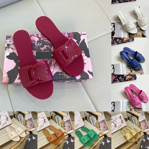 Designer -Sandalen, Frauen -Moderutschen, 2024 Luxus flache Absätze, Sommerstrandschuhe, luxuriöse Claquette -Maultiere, Ladies Leder -Gummi -Slider, High Heel Sandal